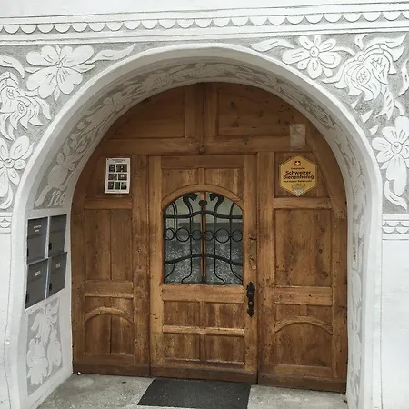 Chasa Schombrina Скуоль